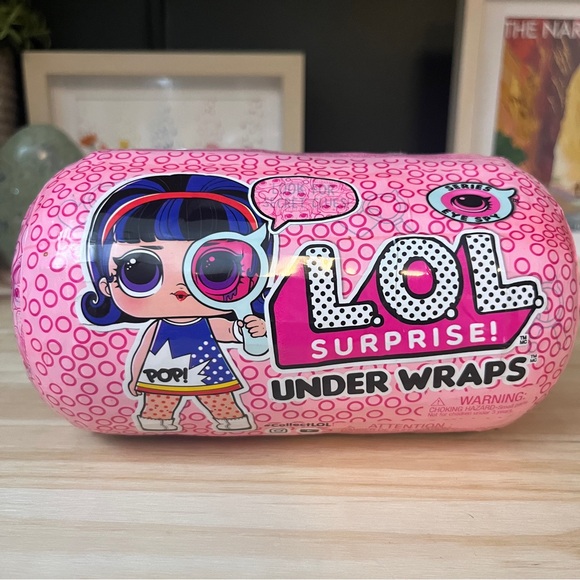 LOL Surprise Under Wraps Series Eye Spy Doll 15 Surprises Purse Carrying Case - Picture 1 of 6